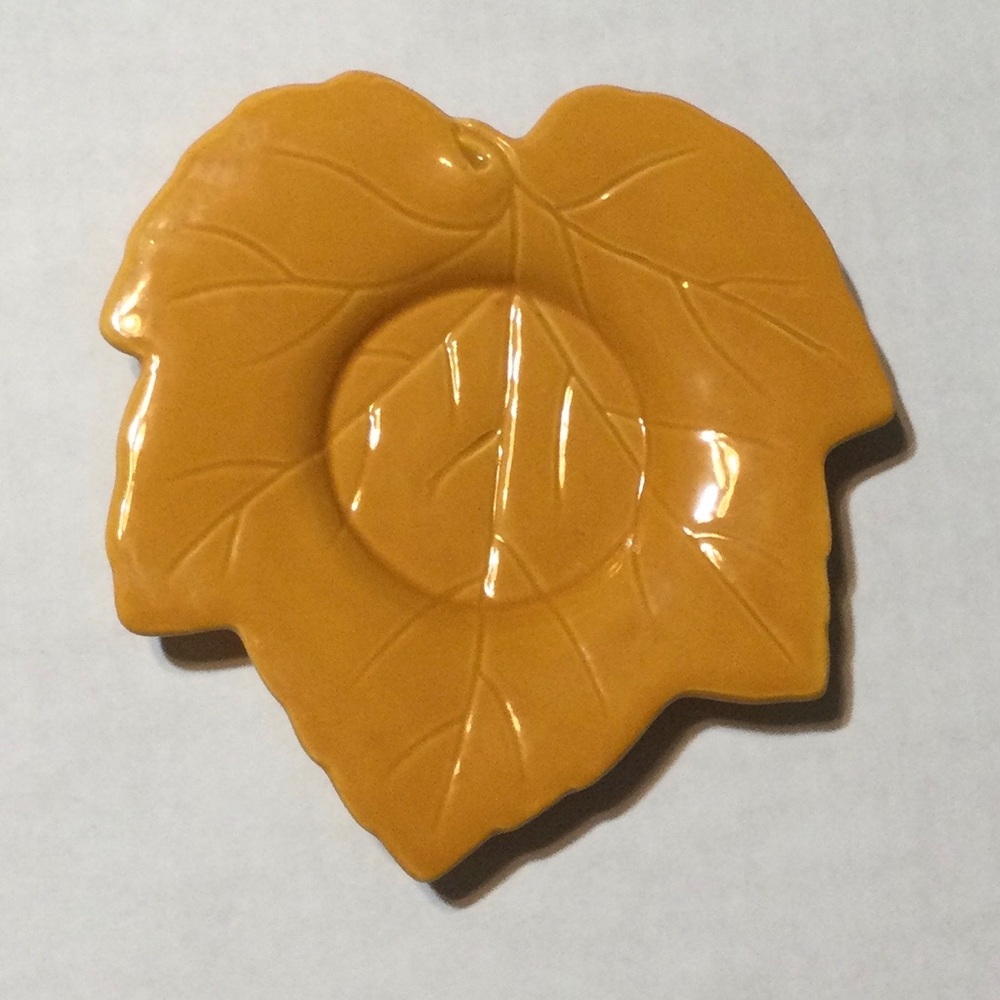 Hallmark NWT Gold Colored Ceramic Leaf Candleholder